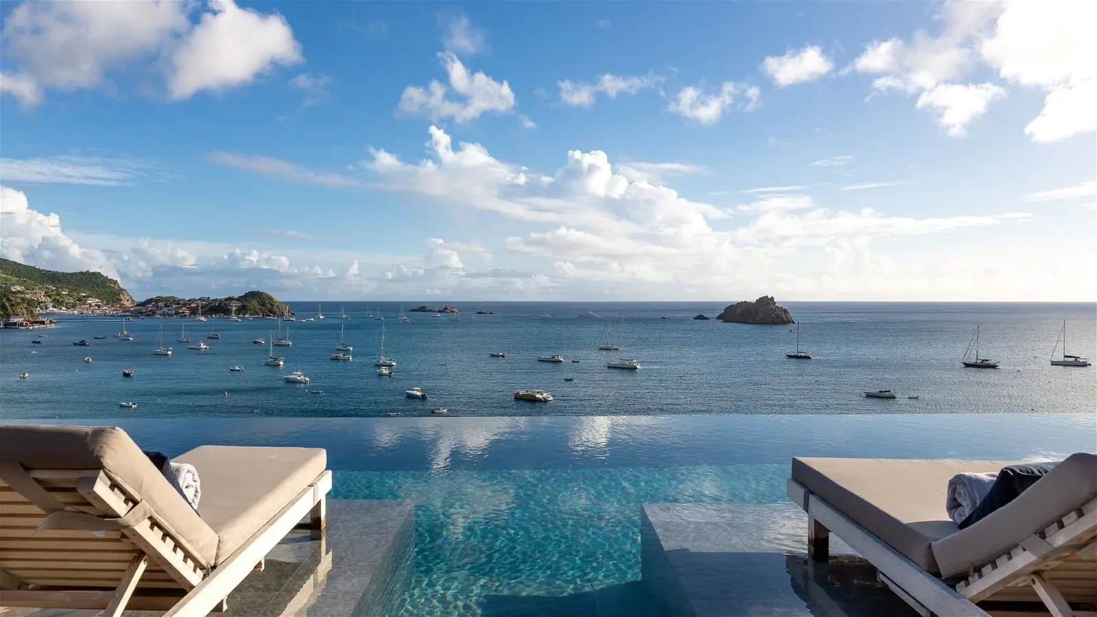 Saint-Barthélemy, baie de Saint-Jean vue d'une villa